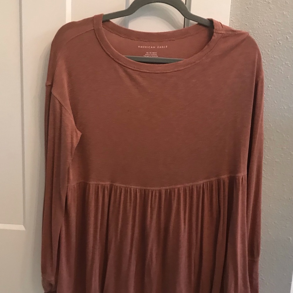 American Eagle top.